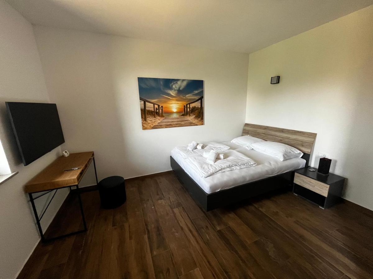 Active Chillax Oasis Apartments Ancarano Esterno foto
