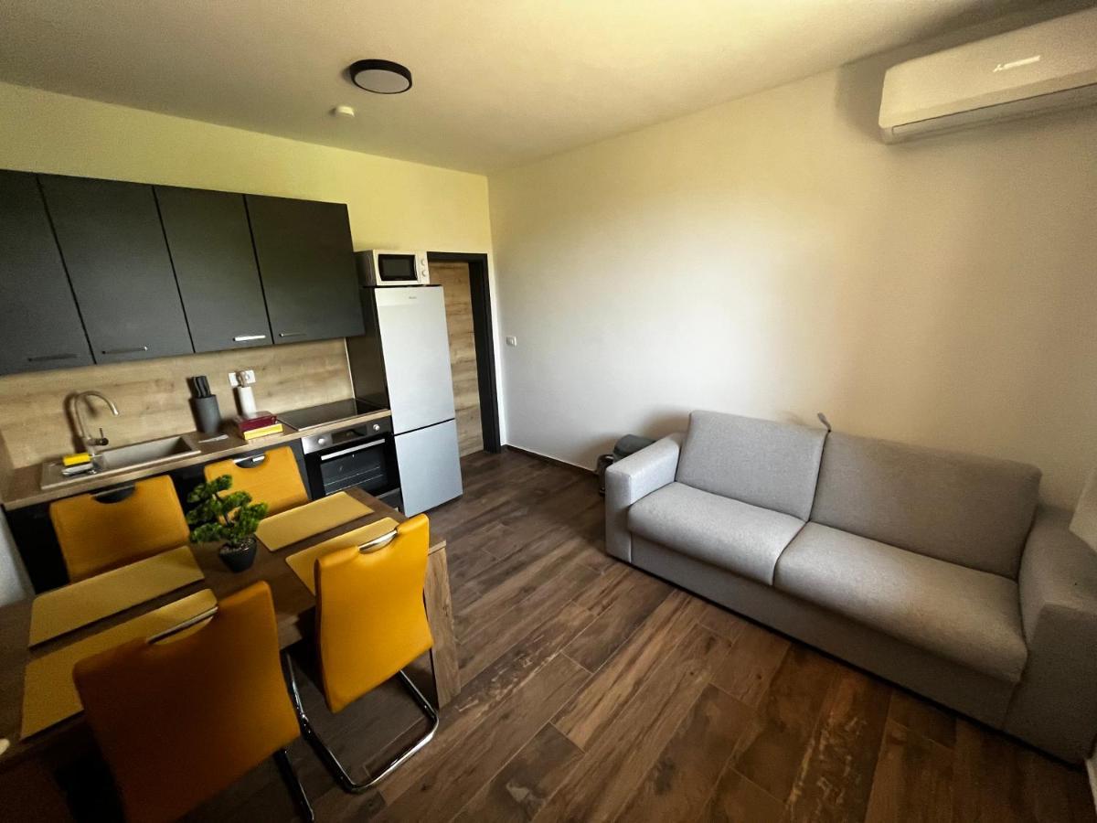 Active Chillax Oasis Apartments Ancarano Esterno foto