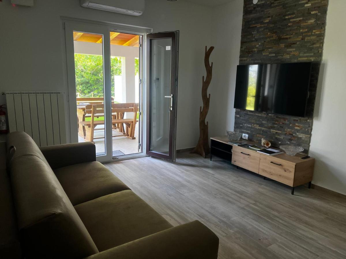 Active Chillax Oasis Apartments Ancarano Esterno foto